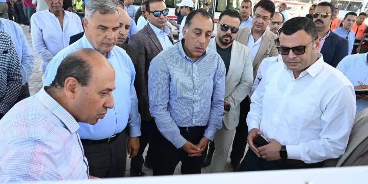 رئيس الوزراء يتفقد مشروع إنشاء محور السادات  «كوبري 45 » بالإسكندرية