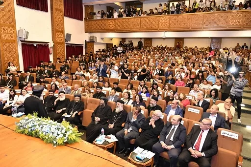 البابا تواضروس يكرم طلاب الشهادة الإعدادية بالمدرسة المرقسية بالإسكندرية 2 - جريدة الجمهورية WhatsApp Image 2025 07 15 at 11.40.04 PM 1 - جريدة الجمهورية