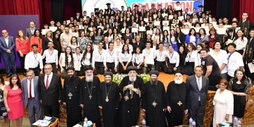 البابا تواضروس يكرم طلاب الشهادة الإعدادية بالمدرسة المرقسية بالإسكندرية