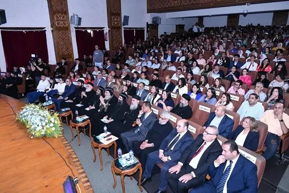 البابا تواضروس يكرم طلاب الشهادة الإعدادية بالمدرسة المرقسية بالإسكندرية 3 - جريدة الجمهورية WhatsApp Image 2025 07 15 at 11.40.04 PM 3 - جريدة الجمهورية
