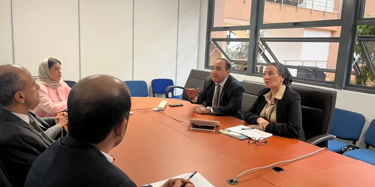 لقاء ثنائي بين وزيري البيئة المصري والعماني لتعزيز الشراكة في القضايا البيئية