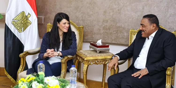 وزيرة التعاون الدولي ومحافظ مطروح يتابعان تنفيذ المشروعات الاستثمارية بمطروح