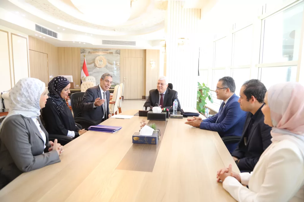 تقديرًا لتميزهم.. وزير التعليم العالي يكرم الفريق الإعلامي بالوزارة لدوره الفعال في تطوير التواصل الرقمي 3 - جريدة الجمهورية WhatsApp Image 2025 07 17 at 6.16.51 PM - جريدة الجمهورية
