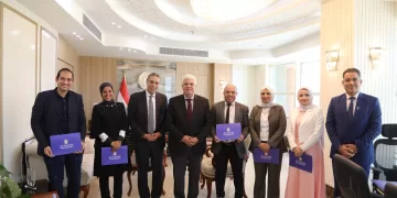 تقديرًا لتميزهم.. وزير التعليم العالي يكرم الفريق الإعلامي بالوزارة لدوره الفعال في تطوير التواصل الرقمي