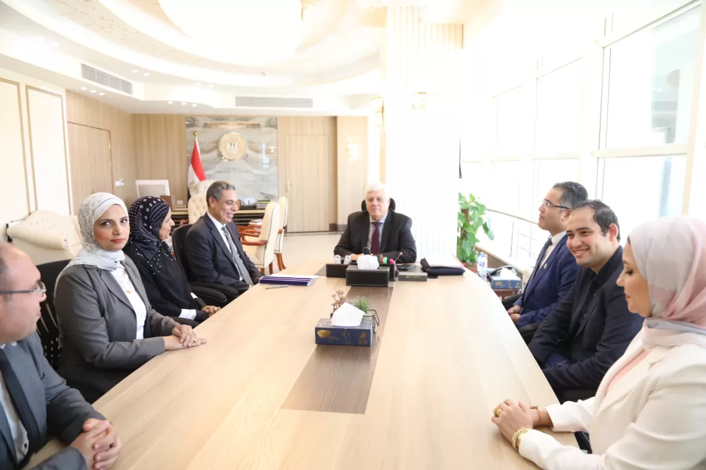 تقديرًا لتميزهم.. وزير التعليم العالي يكرم الفريق الإعلامي بالوزارة لدوره الفعال في تطوير التواصل الرقمي 10 - جريدة الجمهورية WhatsApp Image 2025 07 17 at 6.16.56 PM - جريدة الجمهورية