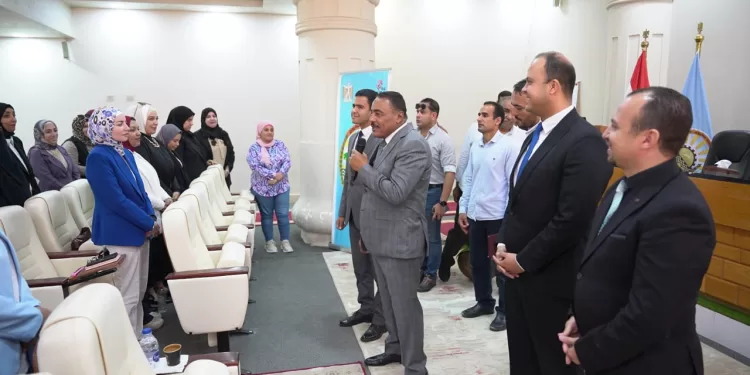 دعم القيادات النسائية بمطروح..  المحافظ يتفقد برنامج   «المرأة تقود»