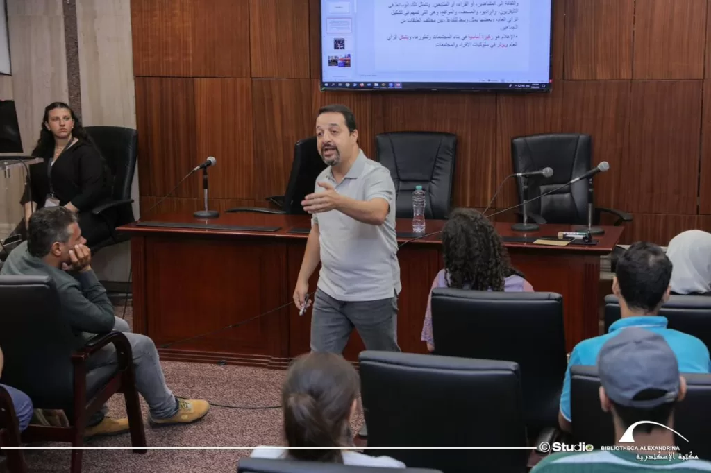 «كيف نفهم الإعلام»: ورشة عمل تثقيفية بمعرض مكتبة الإسكندرية الدولي للكتاب 2 - جريدة الجمهورية WhatsApp Image 2025 07 21 at 6.26.51 PM 2 - جريدة الجمهورية