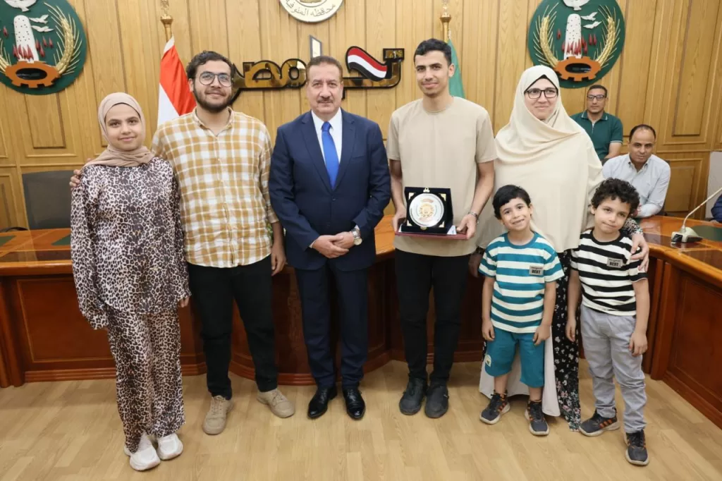 محافظ المنوفية يُكرّم أوائل الجمهورية من أبناء المحافظة وسط أجواء يسودها الفرح والسرور 6 - جريدة الجمهورية WhatsApp Image 2025 07 23 at 5.19.23 PM 1 - جريدة الجمهورية