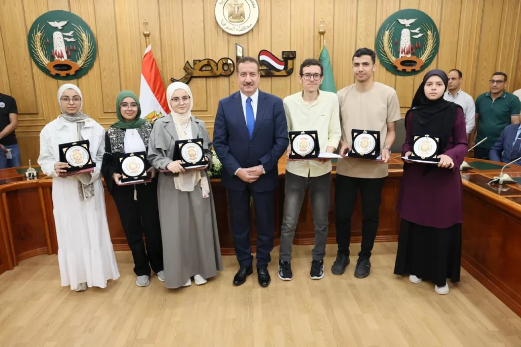 محافظ المنوفية يُكرّم أوائل الجمهورية من أبناء المحافظة وسط أجواء يسودها الفرح والسرور 18 - جريدة الجمهورية WhatsApp Image 2025 07 23 at 5.19.23 PM - جريدة الجمهورية