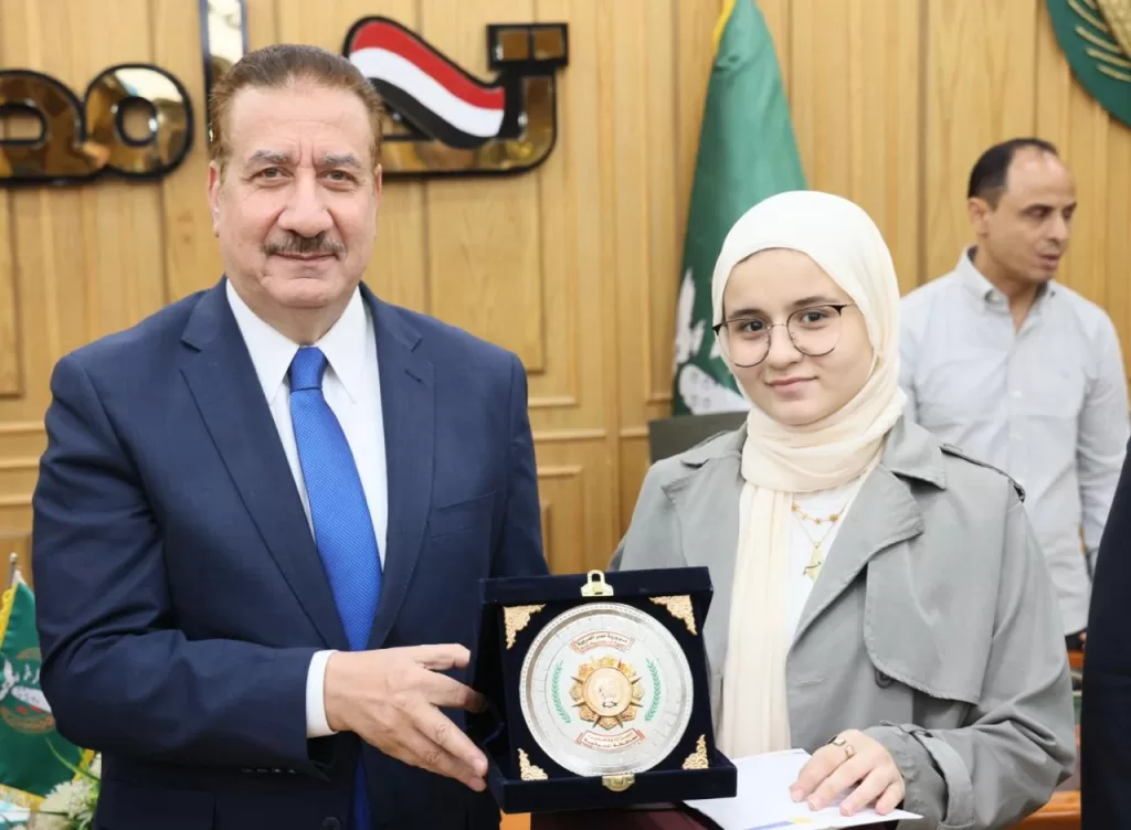 محافظ المنوفية يُكرّم أوائل الجمهورية من أبناء المحافظة وسط أجواء يسودها الفرح والسرور 11 - جريدة الجمهورية WhatsApp Image 2025 07 23 at 5.19.24 PM 2 - جريدة الجمهورية