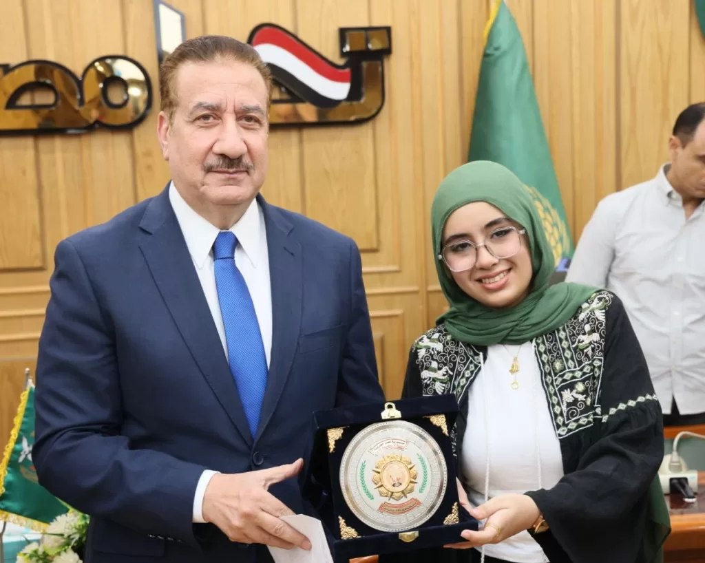 محافظ المنوفية يُكرّم أوائل الجمهورية من أبناء المحافظة وسط أجواء يسودها الفرح والسرور 13 - جريدة الجمهورية WhatsApp Image 2025 07 23 at 5.19.24 PM 4 - جريدة الجمهورية