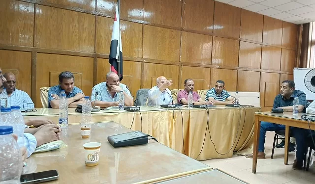 نقابة الصناعات الغذائية تُطلق برنامجًا لتدريب 150 ألف عامل على كشف الشائعات