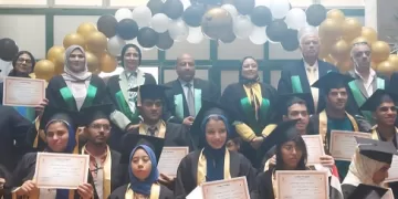 من الإعاقة إلى الإنجاز.. جامعة القاهرة تحتفي بأول دفعة من خريجي برامج الدمج وذوي الهمم بكلية التجارة