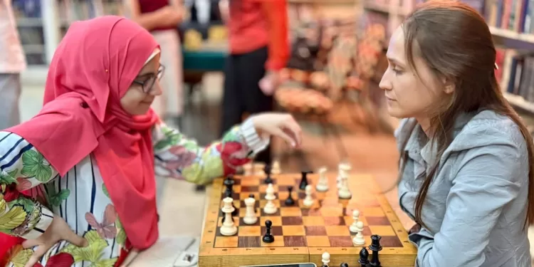 اليوم العالمي للشطرنج: مواجهة روسية-مصرية على رقعة البيت الروسي