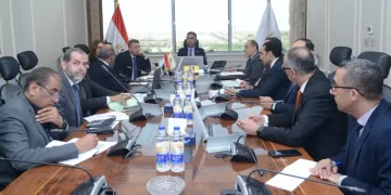 منع السباحة في الشواطئ المفتوحة بمطروح بسبب ارتفاع الأمواج