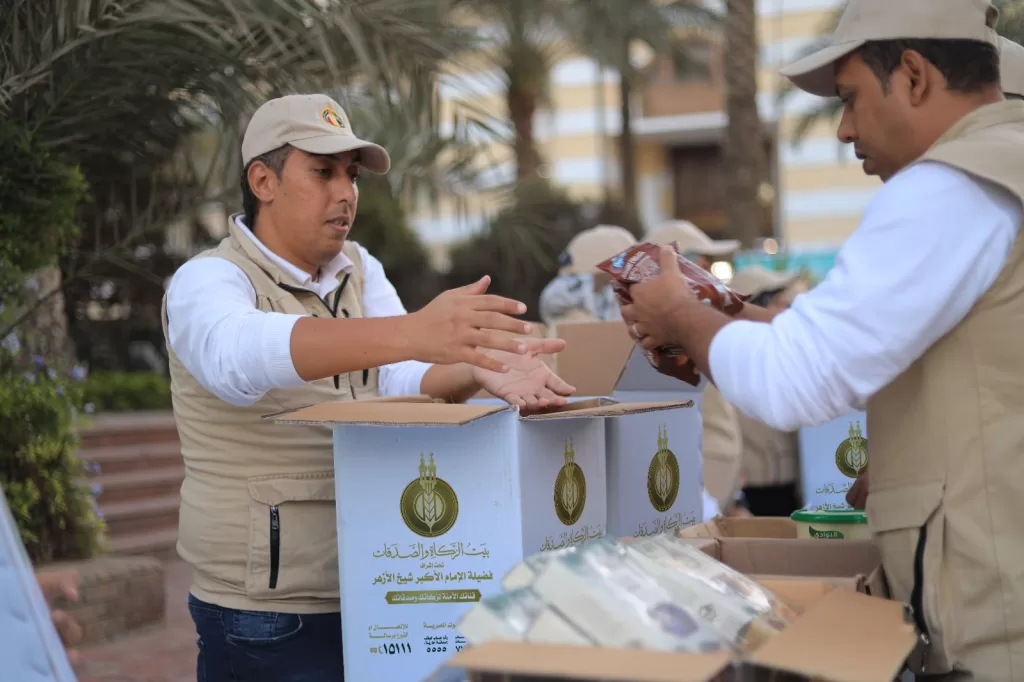 بتوجيهات شيخ الأزهر.. أطنان من الغذاء والدواء في طريقها إلى غزة.. مبادرة إنسانية من «بيت الزكاة» 2 - جريدة الجمهورية WhatsApp Image 2025 07 27 at 7.02.14 PM - جريدة الجمهورية