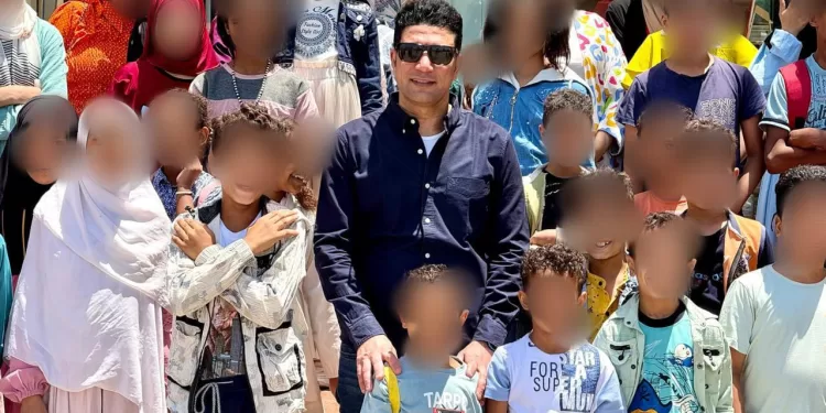 تموين سوهاج يضبط 400 علبة سجائر و380 باكو شاي مجهولي المصدر في المنشاة