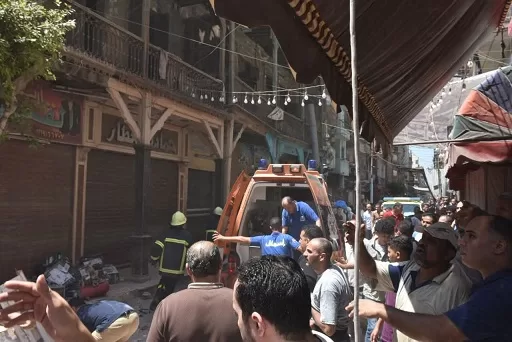 انهيار عقار سكني بشارع تجاري في مدينة الزقازيق 3 - جريدة الجمهورية 1 42 - جريدة الجمهورية