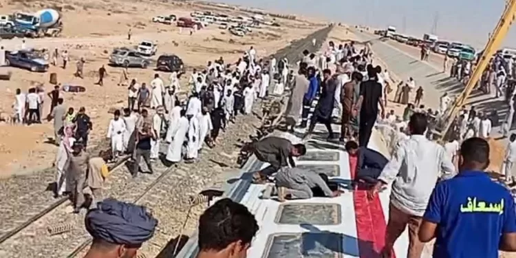 وفاة 3 وإصابة 94 راكب في حادث انقلاب قطار مطروح