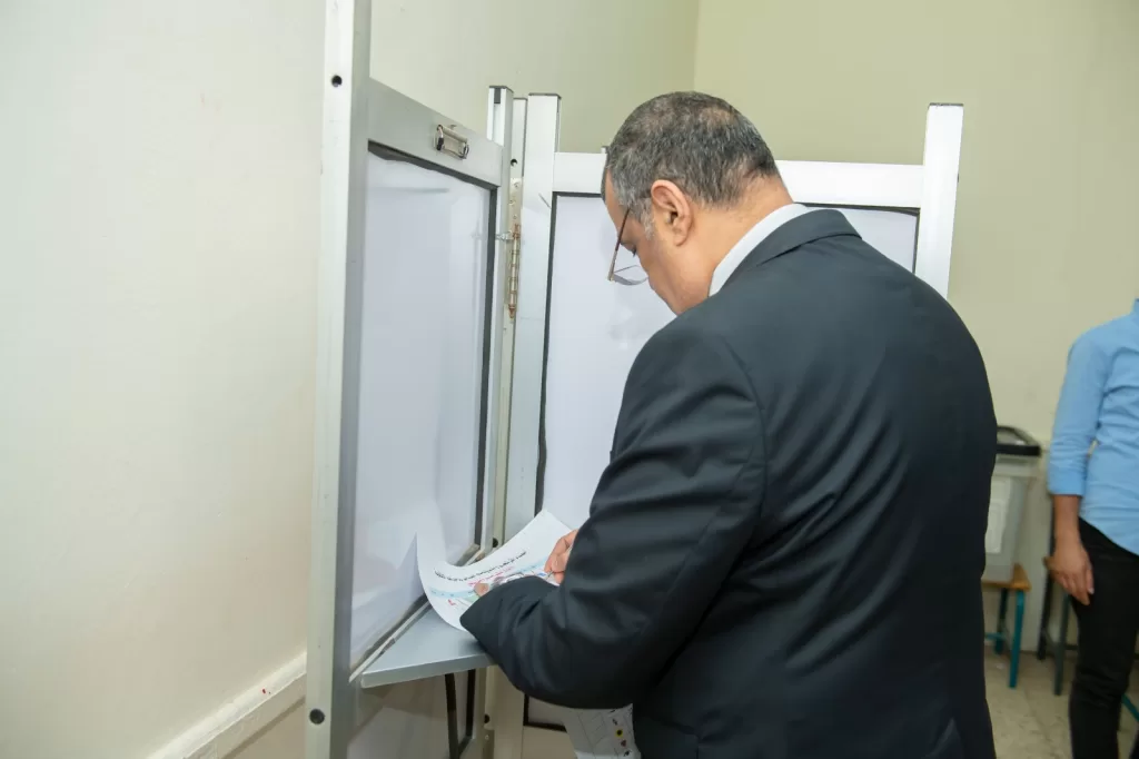 وزير الدولة للإنتاج الحربي يدلي بصوته في انتخابات مجلس الشيوخ 2 - جريدة الجمهورية 1fdd3973 7670 44e4 b75f 7600a75c55ac - جريدة الجمهورية