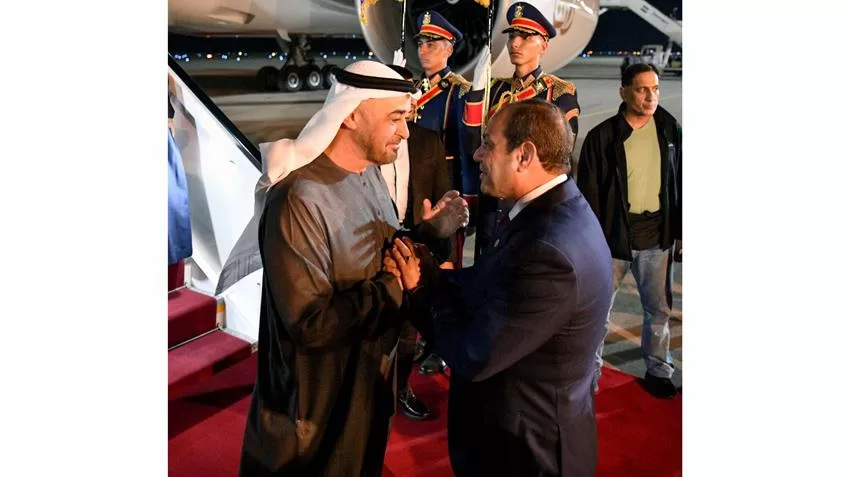 الرئيس السيسي يستقبل الشيخ محمد بن زايد في مطار العلمين 3 - جريدة الجمهورية 2jpg 1 - جريدة الجمهورية