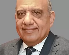 نجاة وزير الكهرباء بعد تعرض موكبه لحادث على طريق الإسكندرية