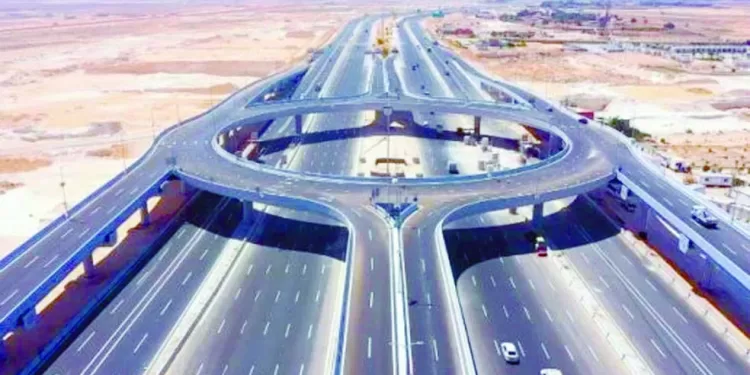 الطرق والكبارى.. المواطن أول المستفيدين