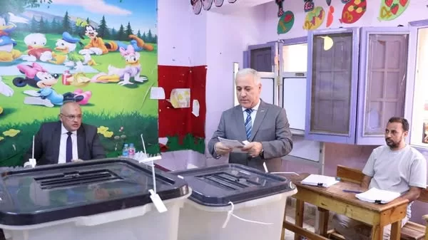 رئيس الهيئة الوطنية للصحافة يدلي بصوته في انتخابات الشيوخ 2025 2 - جريدة الجمهورية 528046669 1219973396809863 2746882897219687297 n - جريدة الجمهورية