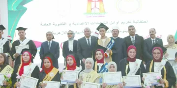 خلال احتفال تكريم أوائل الشهادات العامة بالوادى الجديد: «الزملوط» يكرم المتفوقين والمعلمين ويهديهم رحلات عمرة مجانية