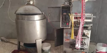 في حملة مفاجئة.. صحة سوهاج تضبط مصنعًا ومخزنًا غير مرخصين بهما 21 ألف عبوة عصائر مغشوشة