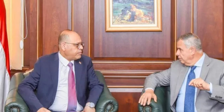 «الإسكندرية» و «العمل» تبحثان توفير فرص عمل للشباب