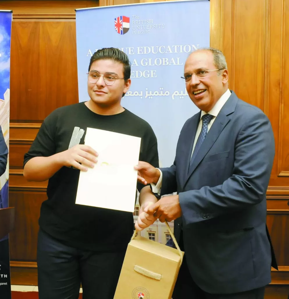 15 من أوائل الثانوية العامة على مستوى الجمهورية يختارون الجامعة البريطانية فى مصر للدراسة بها 2 - جريدة الجمهورية IMG 20250804 WA0333 - جريدة الجمهورية