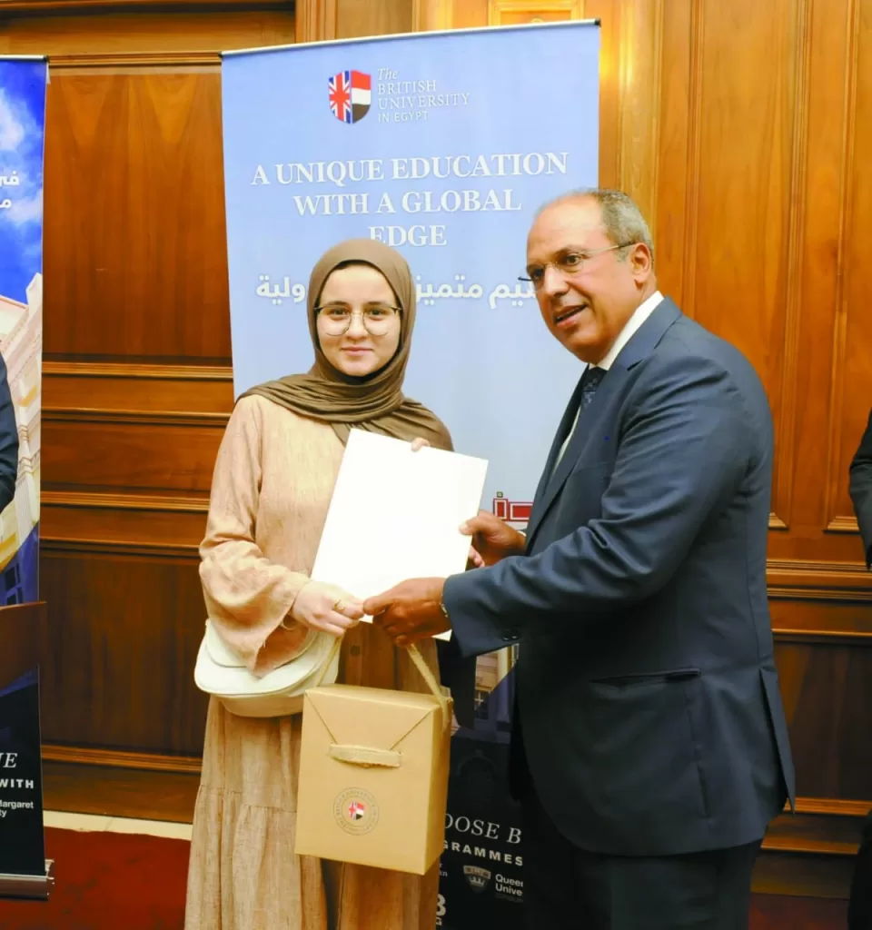 15 من أوائل الثانوية العامة على مستوى الجمهورية يختارون الجامعة البريطانية فى مصر للدراسة بها 3 - جريدة الجمهورية IMG 20250804 WA0334 - جريدة الجمهورية