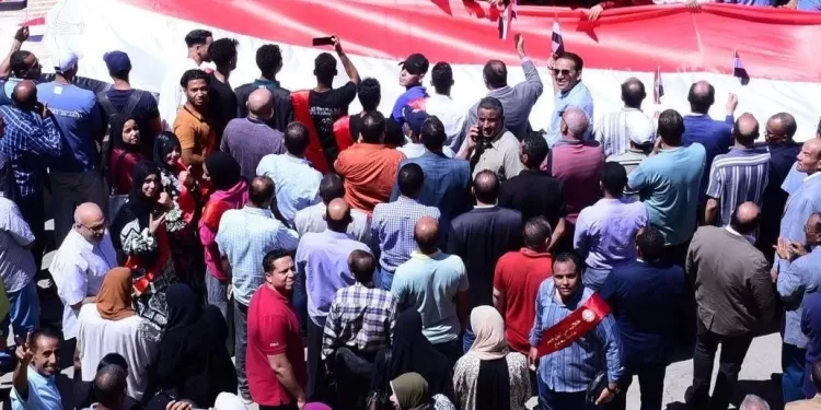 المستشار أحمد حبيب: المصريون يوجهون رسالة للعالم بمشاركتهم في انتخابات الشيوخ 1 - جريدة الجمهورية 3000 طالب وطالبة من جامعة سوهاج في مسيرة حاشدة لدعم انتخابات مجلس الشيوخ