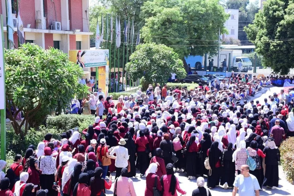 3000 طالب وطالبة من جامعة سوهاج في مسيرة حاشدة لدعم انتخابات مجلس الشيوخ 5 - جريدة الجمهورية IMG 20250804 WA0799 - جريدة الجمهورية
