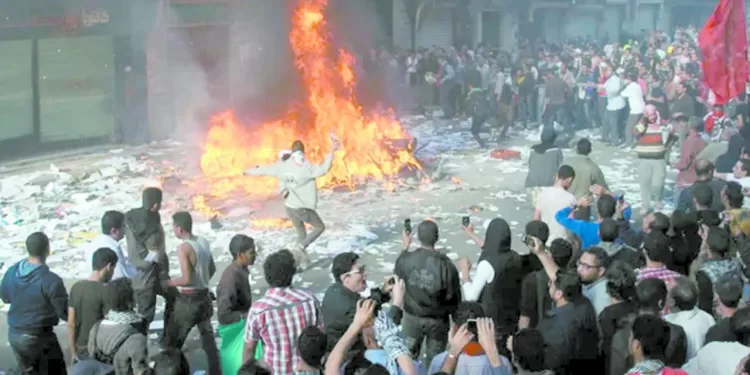 نور الشريف.. عاش يتيمًا.. ومات شهيرًا