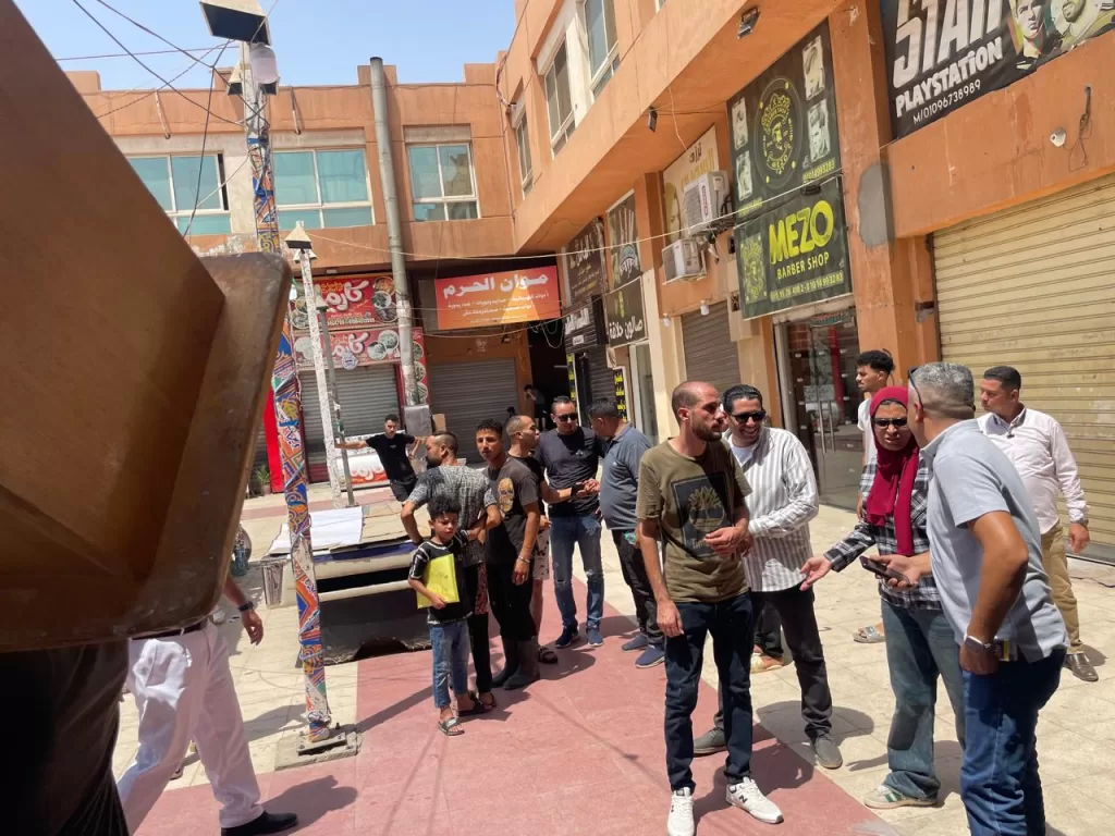 «الشيخ زايد» في مواجهة العشوائية: حملة مكبرة لضبط الأسواق وإزالة الإشغالات 5 - جريدة الجمهورية IMG 20250814 WA0257 - جريدة الجمهورية