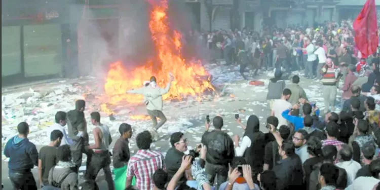 «الجمهورية» تجيب عن السؤال الصعب: لماذا يحمى الغرب الجماعة الإرهابية؟ 1 - جريدة الجمهورية «الدراويش».. و«زعيم الثغر».. مواجهة النقاط الثلاث