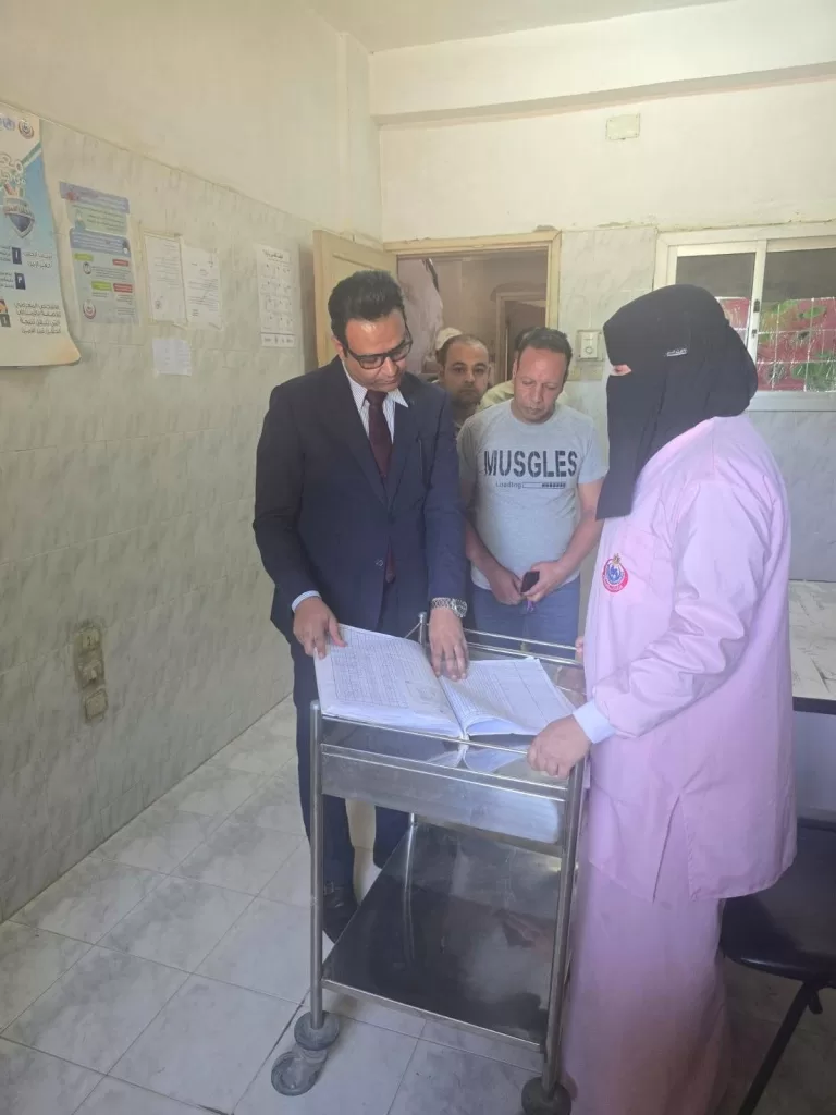 وكيل صحة سوهاج يتدخل شخصيًا لإنقاذ طفلة في مستشفى الحميات ويحيل المتغيبين للتحقيق 3 - جريدة الجمهورية IMG 20250818 WA0224 - جريدة الجمهورية