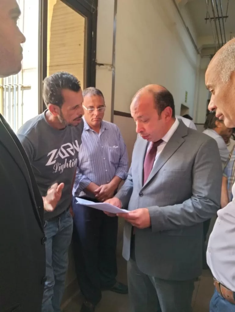 في جولة مفاجئة: عميد قصر العيني يتابع سير العمل في المستشفيات ويتحدث مع المرضى والأطقم الطبية 2 - جريدة الجمهورية IMG 20250821 WA0117 - جريدة الجمهورية