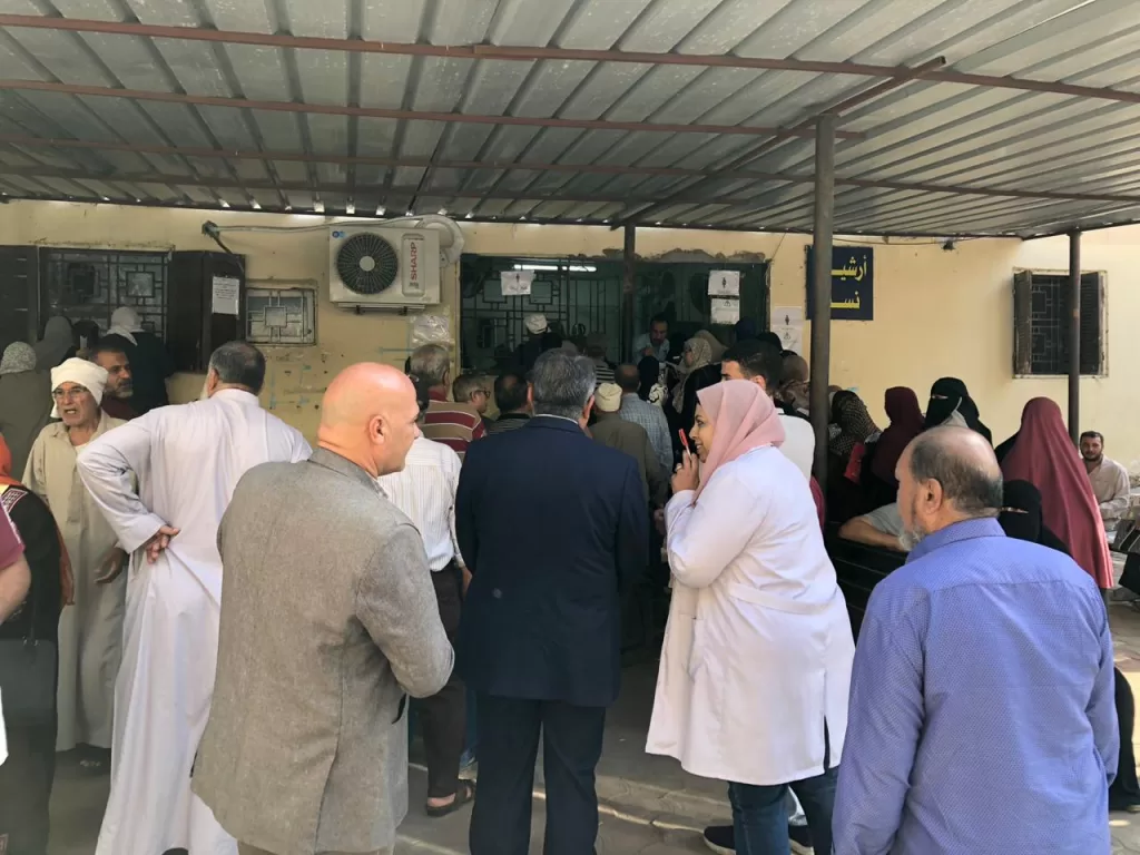 من العيادة إلى الشارع: محافظ الدقهلية يتفقد الخدمات الطبية والنظافة ويستمع لشكاوى المواطنين 4 - جريدة الجمهورية IMG 20250821 WA0143 - جريدة الجمهورية