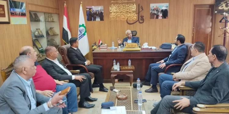 في أعقاب حادث السير… وزير الكهرباء يطمئن  العاملين ويؤكد مواصلة العمل لتحقيق طفرة نوعية في الطاقة