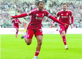 صلاح .. القدوة 2 - جريدة الجمهورية «فيريرا» يعقد جلسة مع «الدباغ» لتجديد الثقة