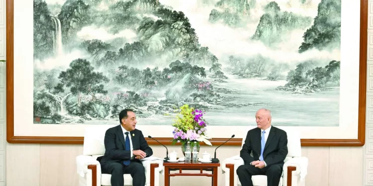 الأهلى يبحث عن مدافعين من الدورى