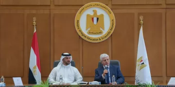 نائب حاكم الشارقة ووزير التعليم العالي يبحثان سبل تعزيز التعاون الأكاديمي بين الجانبين