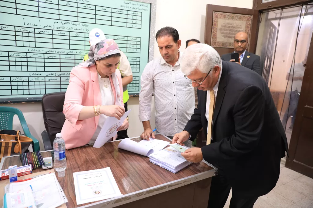 أيمن عاشور يدلي بصوتة ويؤكد: التصويت حق دستوري ومساهمة في التنمية 2 - جريدة الجمهورية WhatsApp Image 2025 08 04 at 20.38.39 bebce63c - جريدة الجمهورية