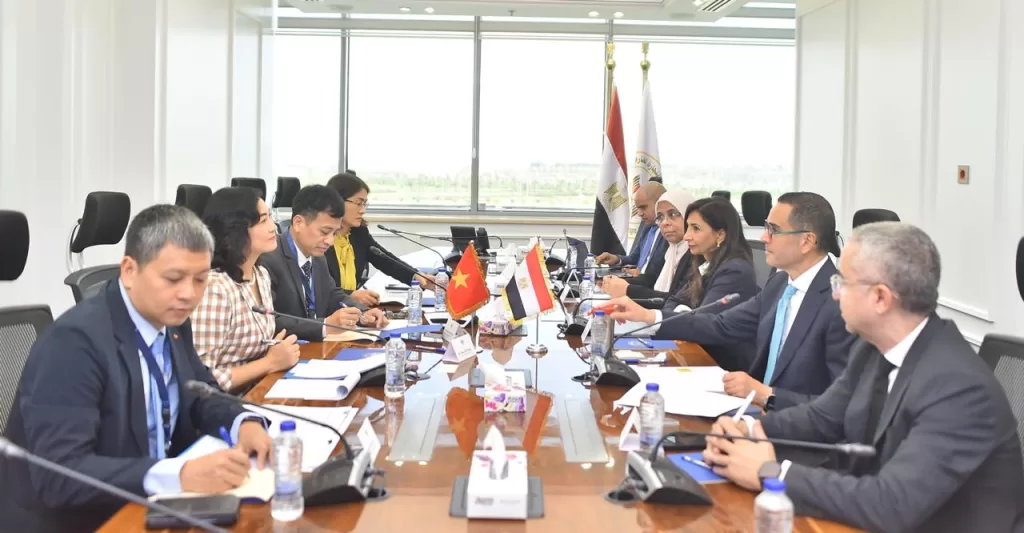 وزير الاستثمار يستقبل نائبة وزير الصناعة والتجارة الفيتنامية لبحث سبل التعاون المشترك 2 - جريدة الجمهورية WhatsApp Image 2025 08 04 at 4.55.22 PM 2 - جريدة الجمهورية