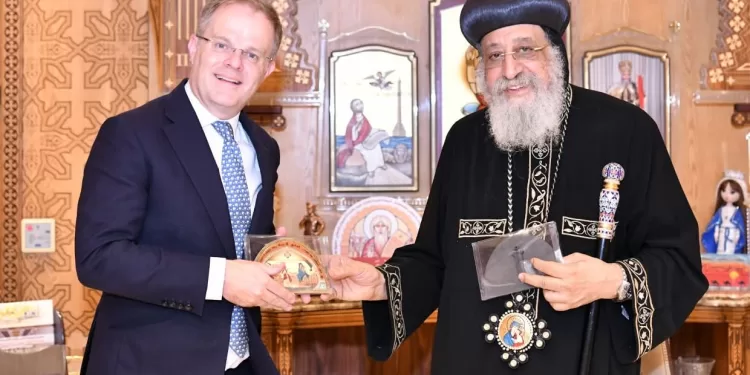 في المقر البابوي: البابا تواضروس يستقبل السفير البريطاني لبحث العلاقات الثنائية