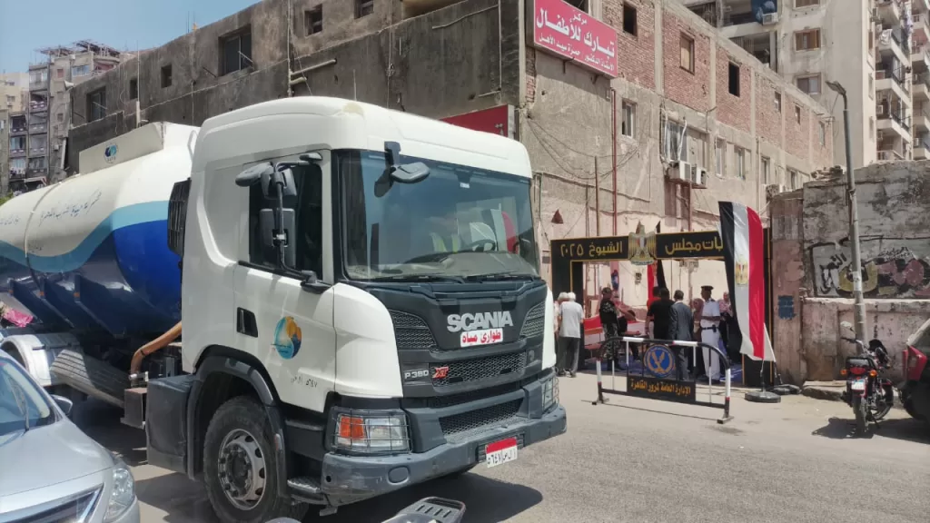 شركة مياه الشرب بالقاهرة توفر سيارات مياه مجانية أمام لجان الانتخابات 12 - جريدة الجمهورية WhatsApp Image 2025 08 05 at 3.06.21 PM 2 - جريدة الجمهورية