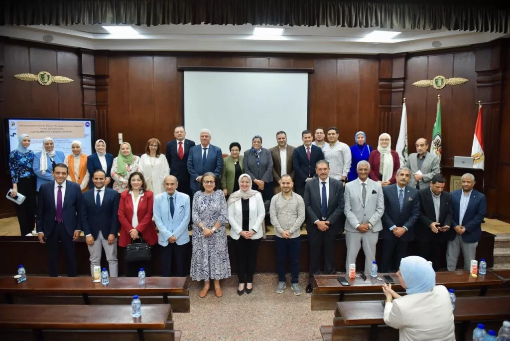 وزير التعليم العالي يترأس لجنة مناقشة رسالة دكتوراه بجامعة القاهرة ويعقد لقاءً مفتوحًا مع أعضاء هيئة التدريس 2 - جريدة الجمهورية WhatsApp Image 2025 08 06 at 10.32.26 AM 1 - جريدة الجمهورية